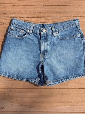 Vintage 2000’s Y2K Polo Ralph Lauren medium wash Denim mid-Rise Women’s Shorts